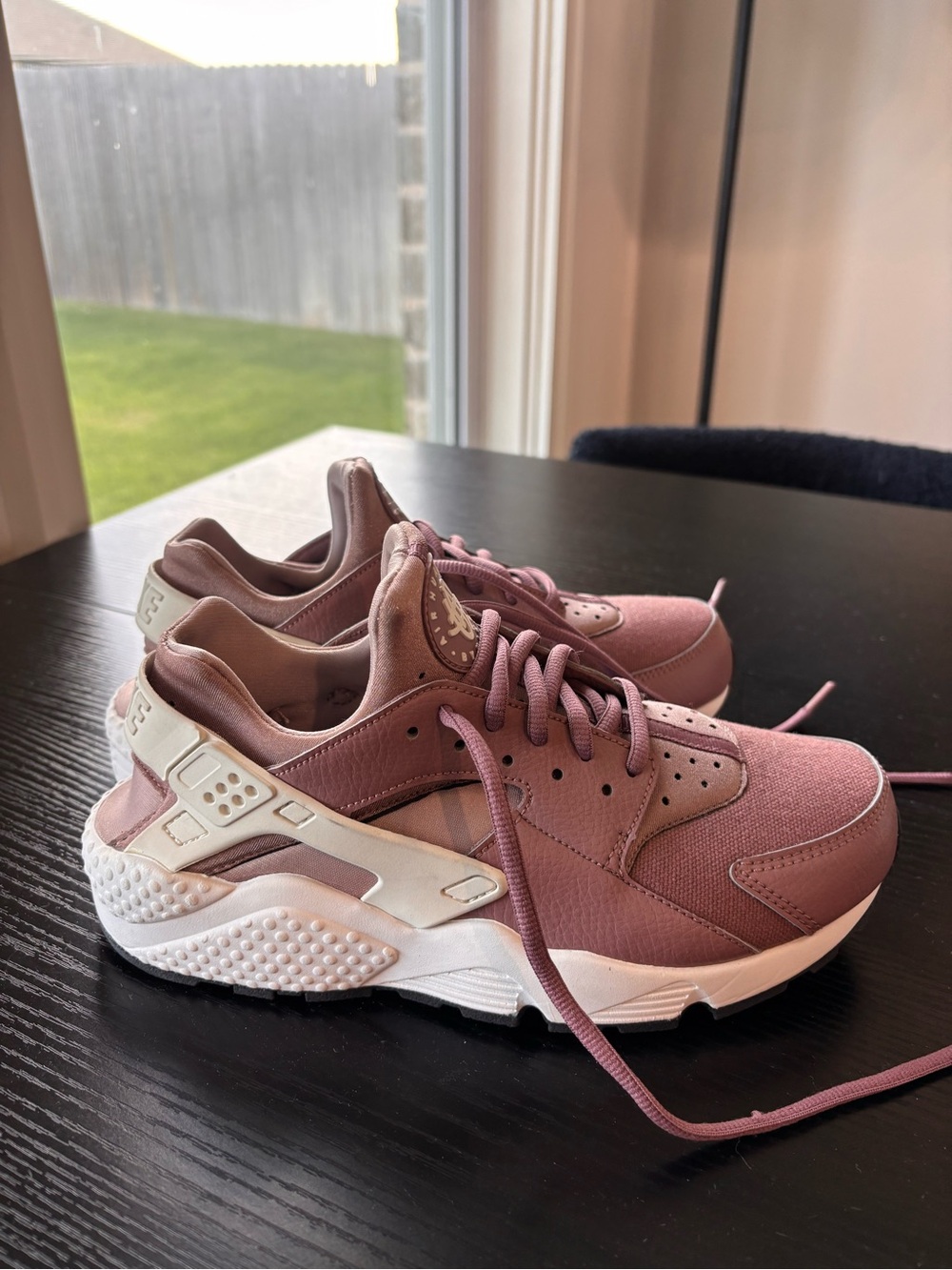 Nike Pink Canvas Low-Top Sneakers - Picture 3 of 6